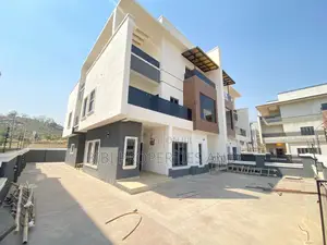 5bdrm Duplex in Idu for sale