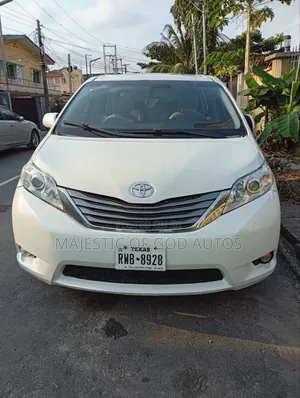Toyota Sienna 2015 White