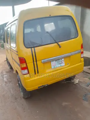 Suzuki Every 2019 Yellow