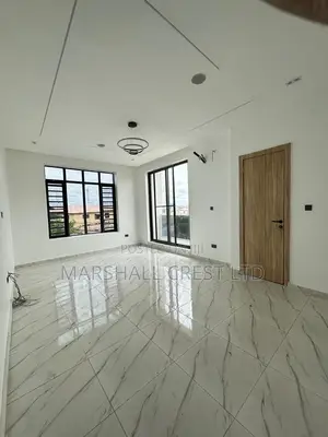2bdrm Apartment in Lekki Phase 2 for rent