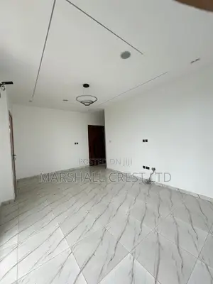 2bdrm Apartment in Lekki Phase 2 for rent