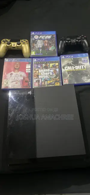 Ps4 Console, Pad and Game Discs
