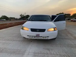 Toyota Camry 2000 White
