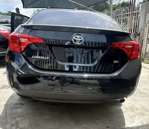 Toyota Corolla SE 4dr Sedan (1.8L 4cyl CVT) 2017 Black