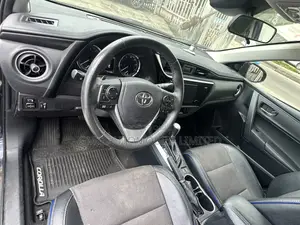 Toyota Corolla SE 4dr Sedan (1.8L 4cyl CVT) 2017 Black