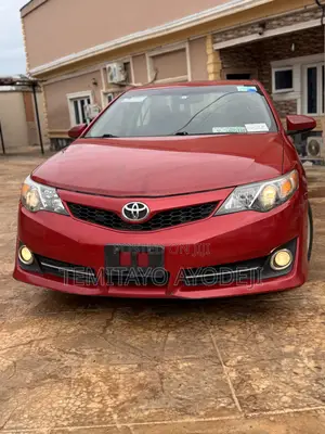 Toyota Camry SE 4dr Sedan (2.5L 4cyl 6A) 2012 Red