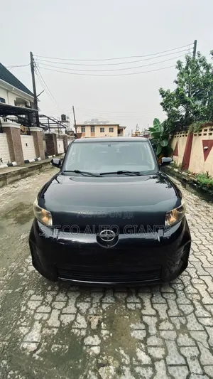 Car 2011 Black