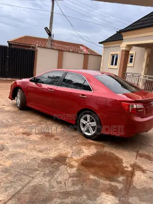 Toyota Camry SE 4dr Sedan (2.5L 4cyl 6A) 2012 Red
