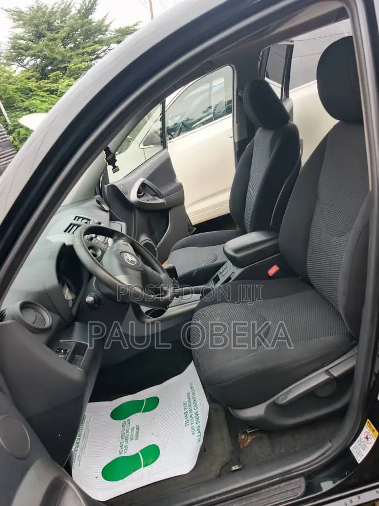 Toyota RAV4 2010 Black