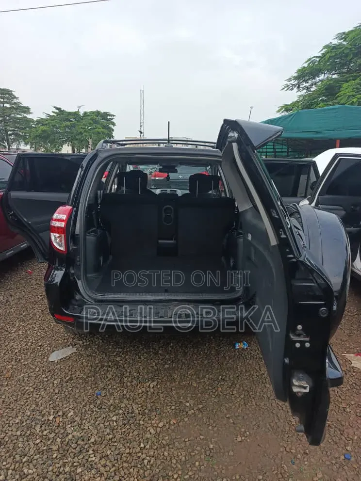 Toyota RAV4 2010 Black