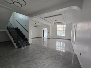 5bdrm House in Lekki Phase 1 for rent