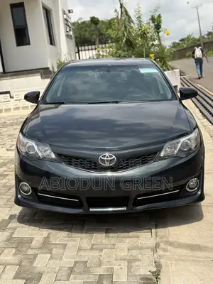 Toyota Camry SE Sport 4dr Sedan (2.5L 4cyl 6A) 2014