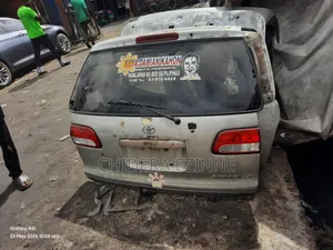 Toyota Sienna 2002 Complete Boot