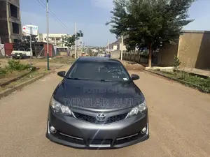 Toyota Camry SE 4dr Sedan (2.5L 4cyl 6A) 2013 Gray