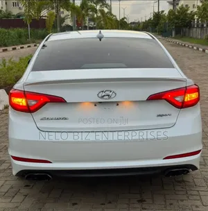 Hyundai Sonata SE 4dr Sedan (2.4L 4cyl 6A) 2015 White
