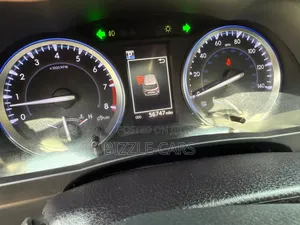 Toyota Highlander SE 4x4 V6 (3.5L 6cyl 8A) 2018 Red