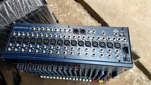 Soundcraft 16channels Mixer