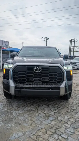 Toyota Tundra 2023 Black
