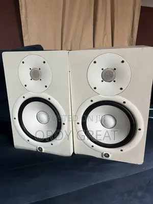 Yamaha Hs8