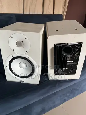 Yamaha Hs8