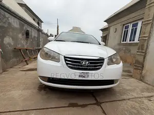 Hyundai Elantra 2010 White