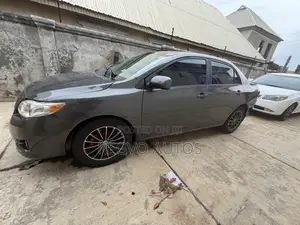 Toyota Corolla 2010 Gray
