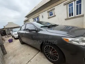 Toyota Corolla 2010 Gray