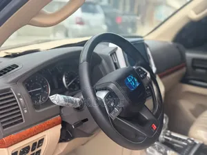 Toyota Land Cruiser 5.7 V8 2013 Black