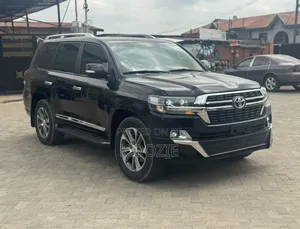 Toyota Land Cruiser 5.7 V8 2013 Black