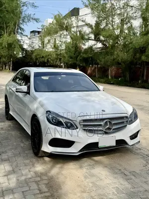 Mercedes-Benz E350 Base 4Matic Sedan AWD (3.5L 6cyl 7A) 2011 White