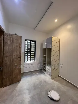 4bdrm Duplex in Haris Drive, Vgc for rent