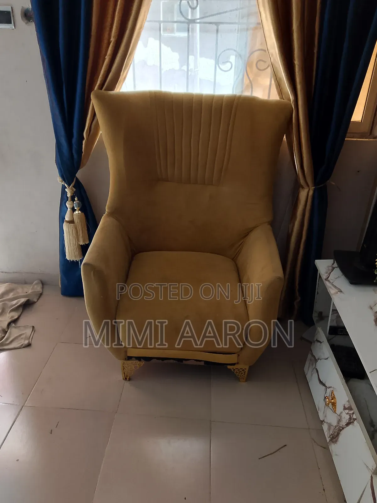 Single Chair