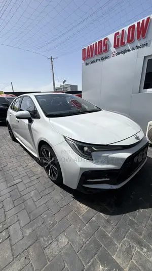 Toyota Corolla LE 2020 White