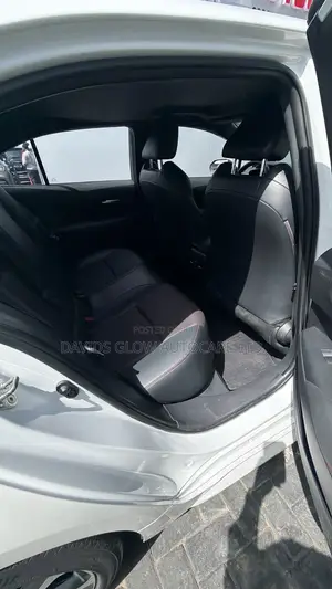Toyota Corolla LE 2020 White