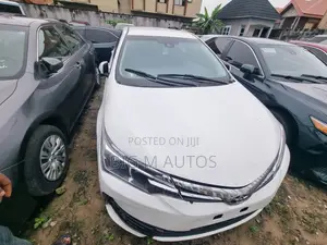 Toyota Corolla Altis 2018 White