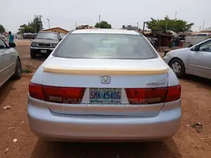 Honda Accord 2005 Silver