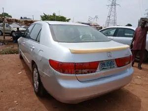 Honda Accord 2005 Silver