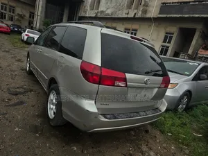 Toyota Sienna XLE 2005 Gray