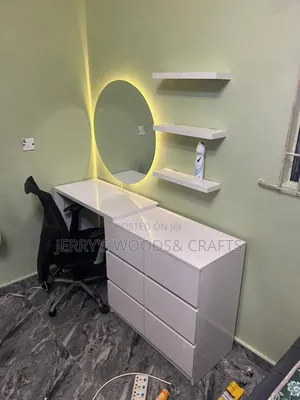 Dessing Mirror