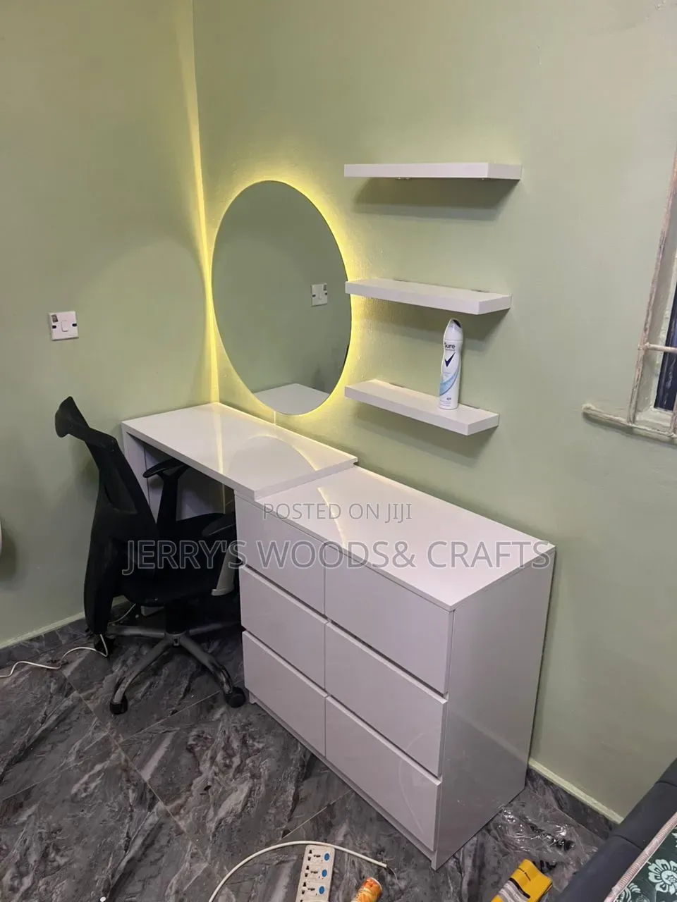 Dessing Mirror