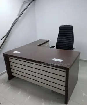 1.6 Meter Office Table With Drawers