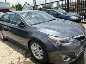 Toyota Avalon XLE 4dr Sedan (3.5L 6cyl 6A) 2014 Gray