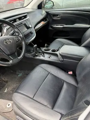 Toyota Avalon XLE 4dr Sedan (3.5L 6cyl 6A) 2014 Gray