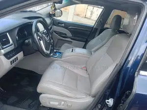 Toyota Highlander Limited 4dr SUV AWD (3.5L 6cyl 6A) 2015 Blue