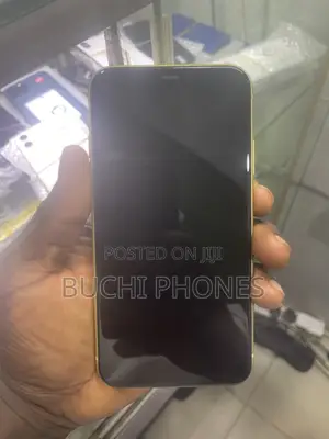 Apple iPhone 11 64 GB Yellow