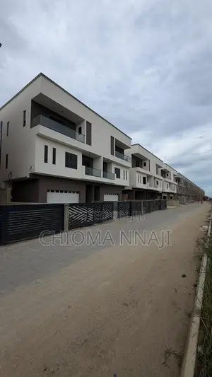 4bdrm Duplex in Lekki Phase 1 for sale