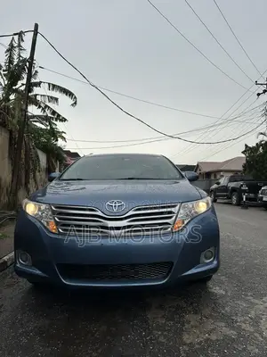 Toyota Venza XLE 2010 Blue