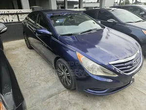 Hyundai Sonata GLS Sedan FWD (2.4L 4cyl 6A) 2012 Blue