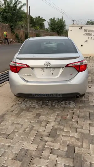 Toyota Corolla 2016 Silver