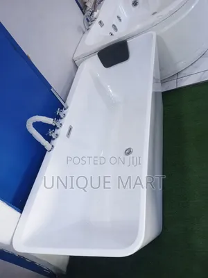 Quality All White Acrylic Bathub With Mixer Tap and Hand Sprayer